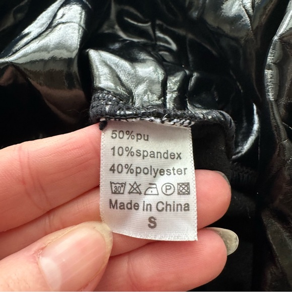 Faux Patent Leather Shiny Black Leggings - Picture 3 of 4